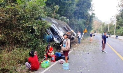 tour bus crashes Thailand