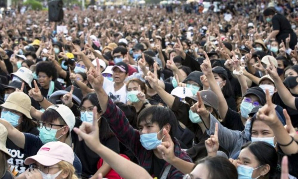 Rally Thailand, Expats, protests