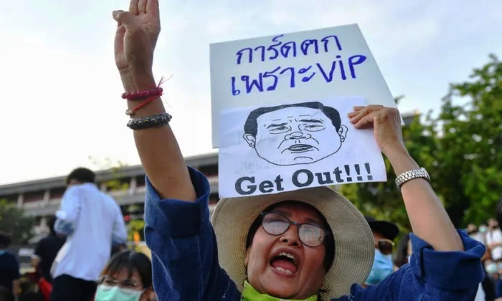 Anti-Government Protesters Vow We Won't Stop Until PM Gone