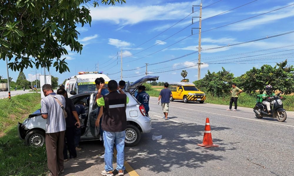 Elderly Couple Killed, Girl Injured after Car Crashes in Northern Thailand