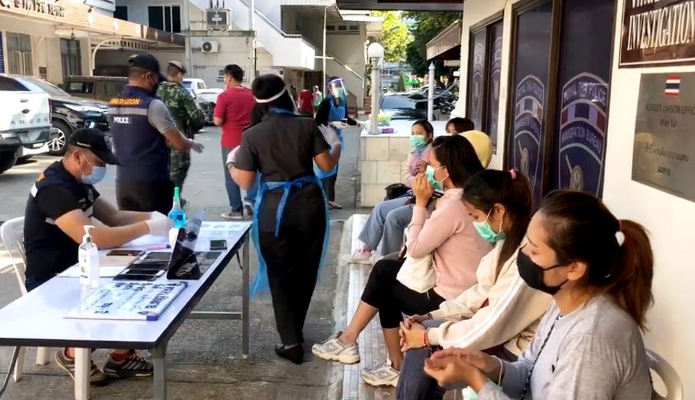 Illegal Returnees Summoned to Hear Charges in Chiang Rai