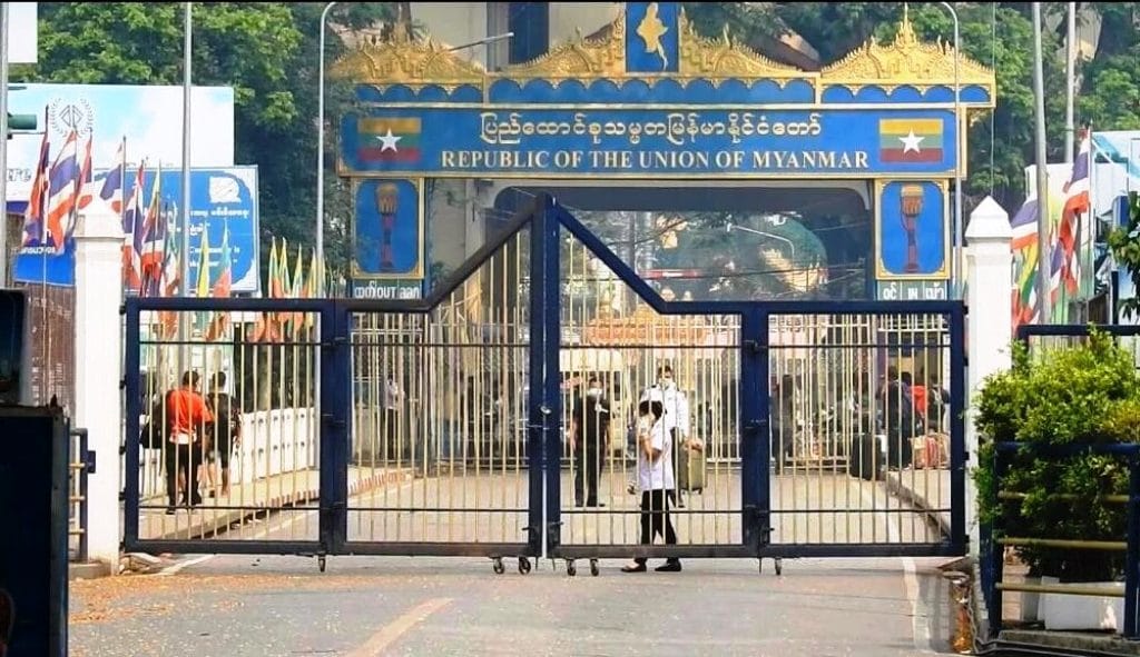 Border Alert Issued in Chiang Rai Over Anti-Coup Rally in Tachilek