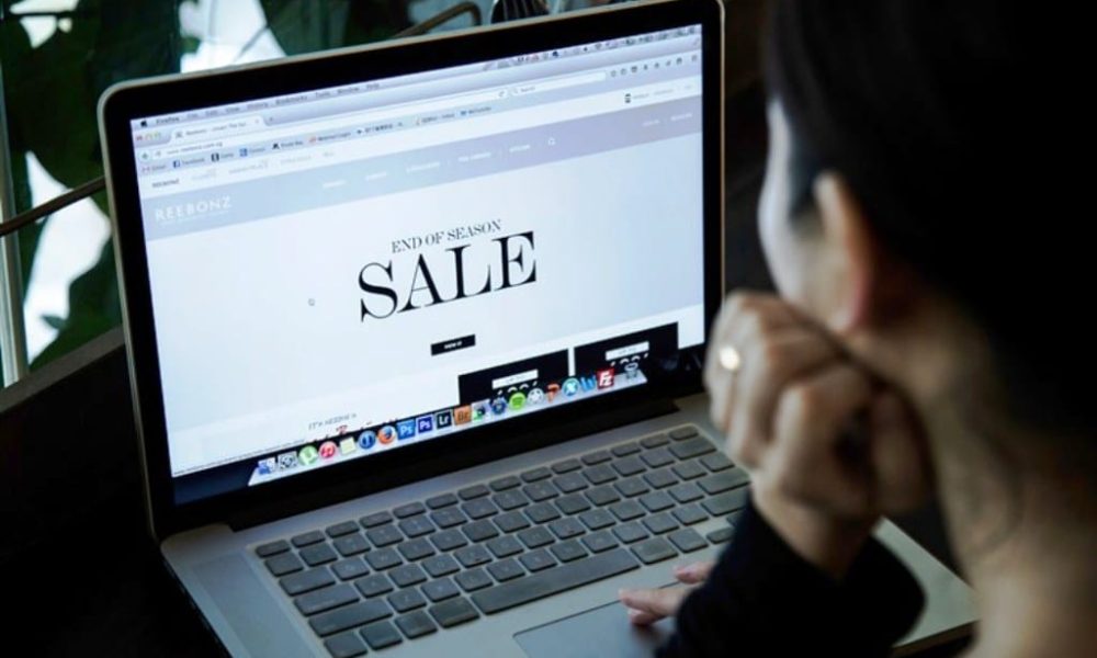 Top 10 Smart Ways of Shopping Online with Complete Safety & Security