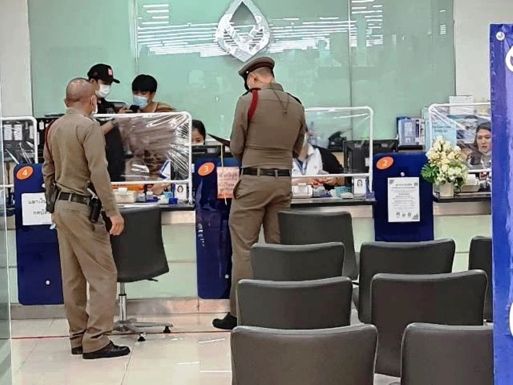 police, Bangkok Bank ,Chiang Ra, tesco lotus