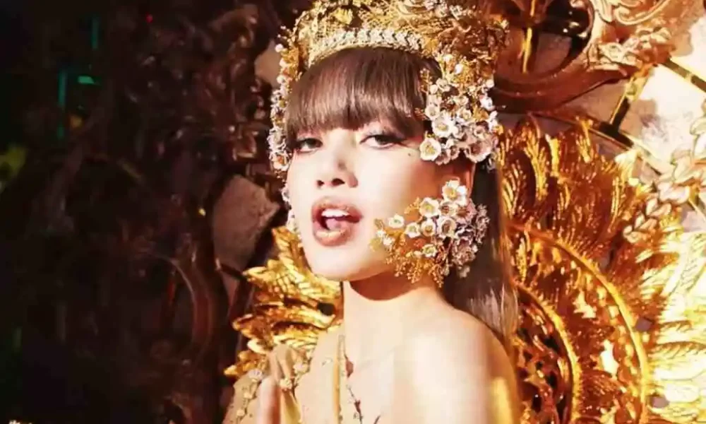 K-Pop Star Lalisa "Lisa" Manoban a No Go for New Years