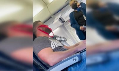 Man Kicked Off United Arline's Plane for Using Thong as a Face Mask