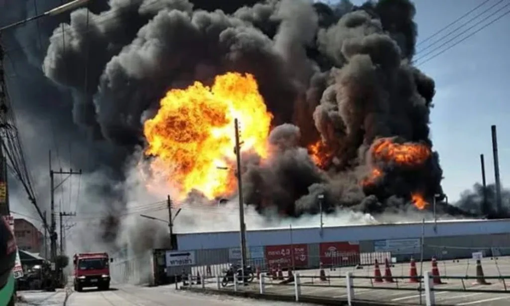 Woman Angry at Boss Sets Oil Warehouse Ablaze