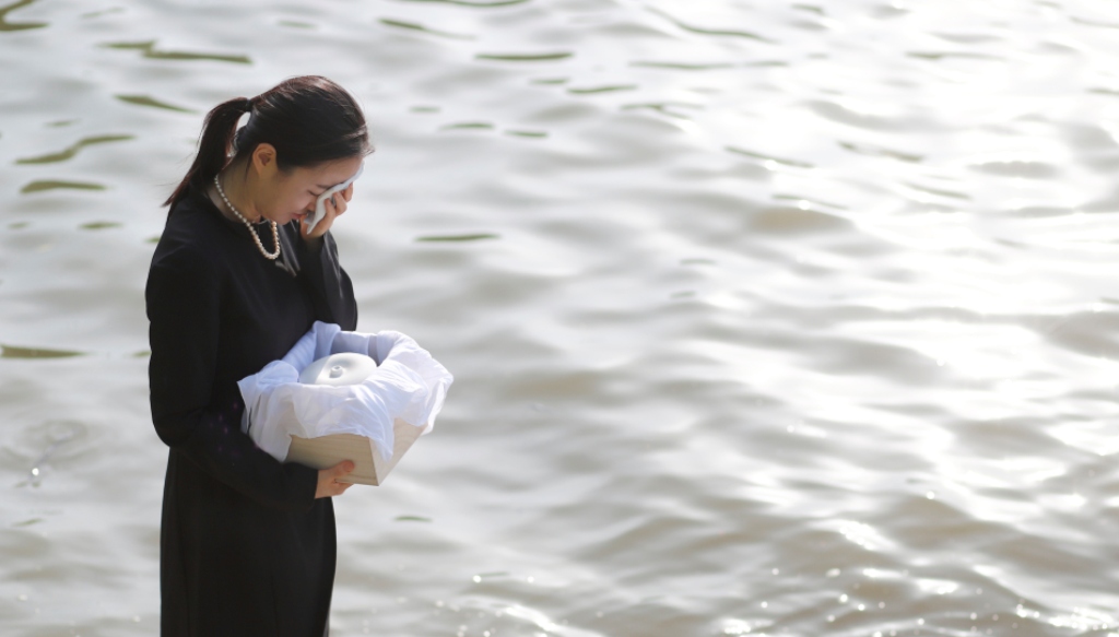 Families Scattering Cremated Remains into River Face US$1000 Fine