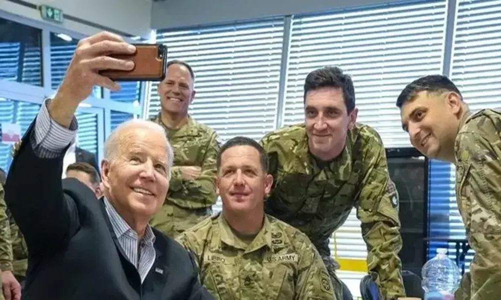 Joe Biden Thanks The 82nd Airborne Division For Their Service In Poland