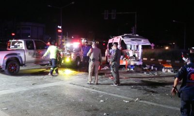 6 Injured After Pickup Crashes into Ambulance