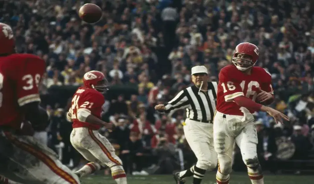 Kansas City Chiefs legend Len Dawson dies at 87