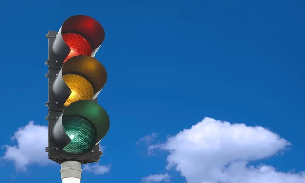 How to Manage the Traffic Light Control System