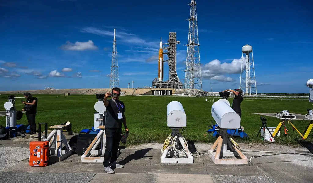 NASA Officials