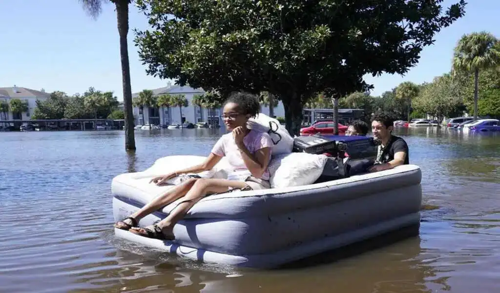 South Carolina Iashes Ian As Florida Surveys The Damage