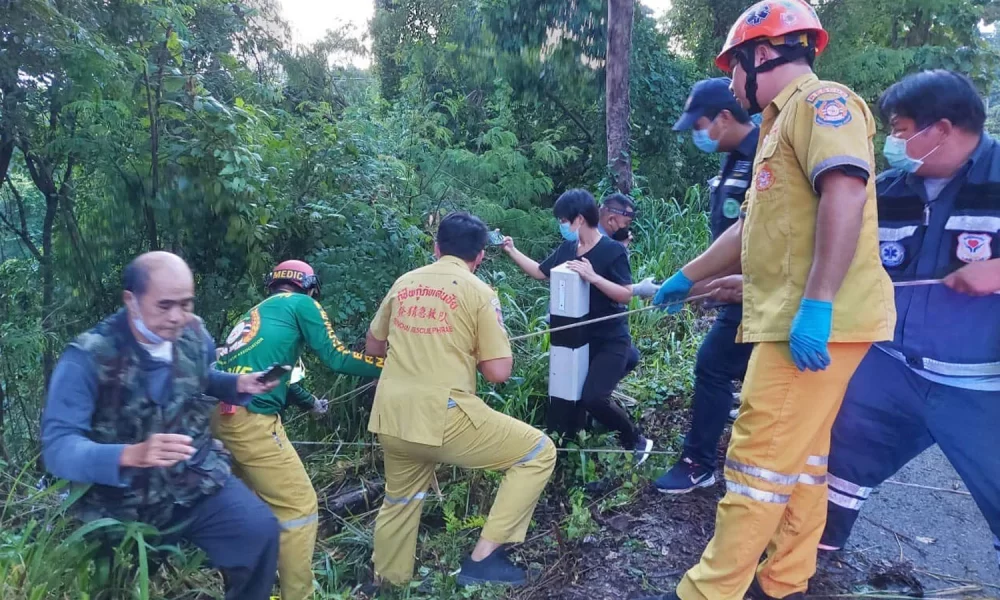 Passenger Van Crashes into Ravine in Northern Thailand