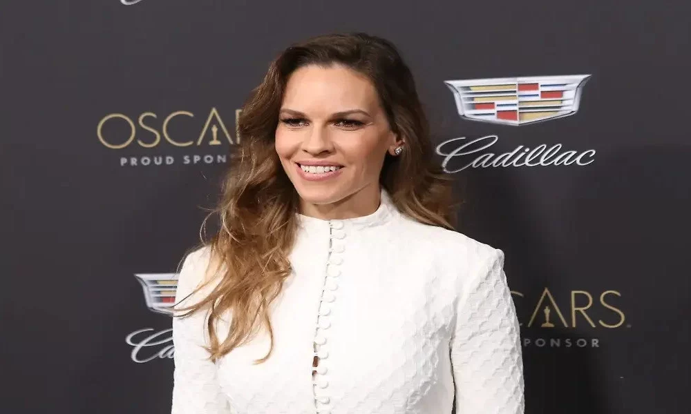 Hilary Swank Is Expecting Twins