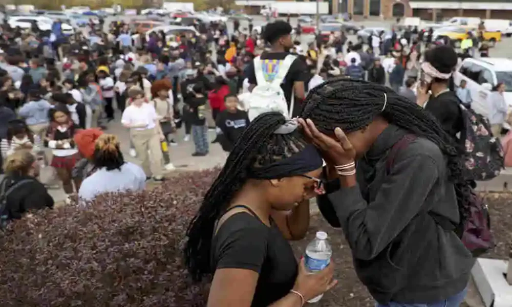 St. Louis High School Shooting Results In The Deaths Of 2 Students And The Gunman