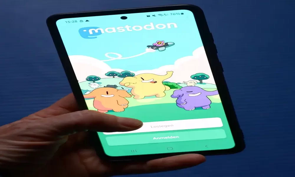 Why People Are Leaving Twitter For Mastodon How does it Compare with Twitter