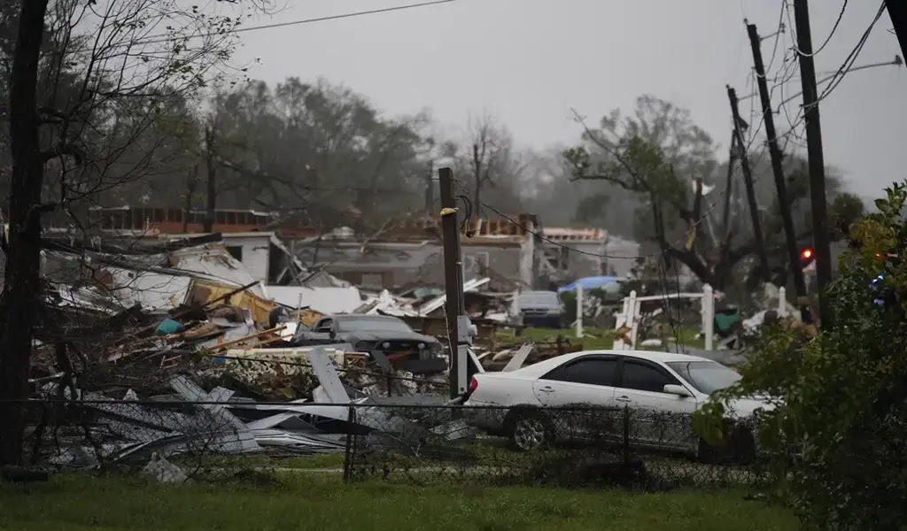 Southern Tornadoes Spawned By U.S. Storm Kills 3 in Louisiana