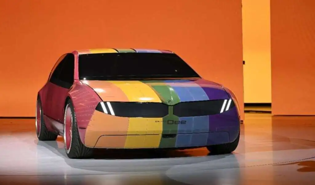 BMW Introduces A Color-Changing Concept Car At CES