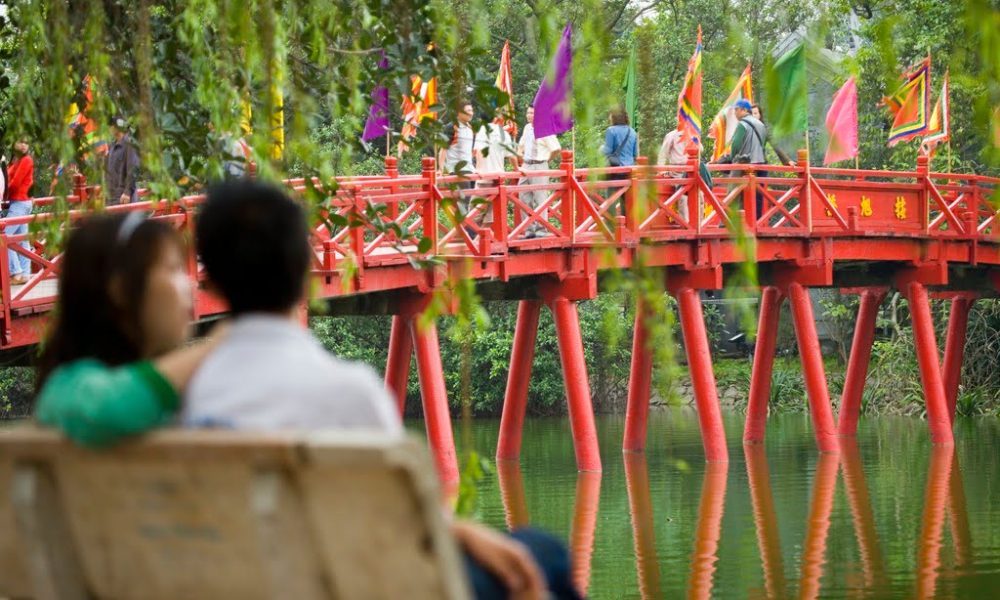 Vietnam Targets Only 8 Million Foreign Arrivals as Thailand's Tourism Explodes