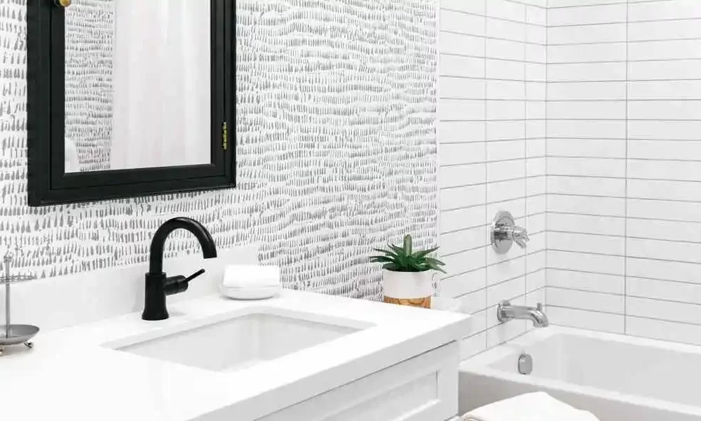 How To Pick The Right Peel And Stick Wallpaper For Your Bathroom?