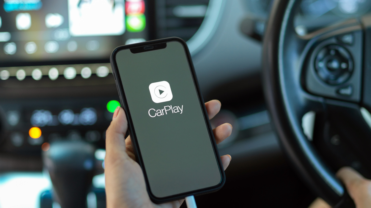 How To Use Apple CarPlay