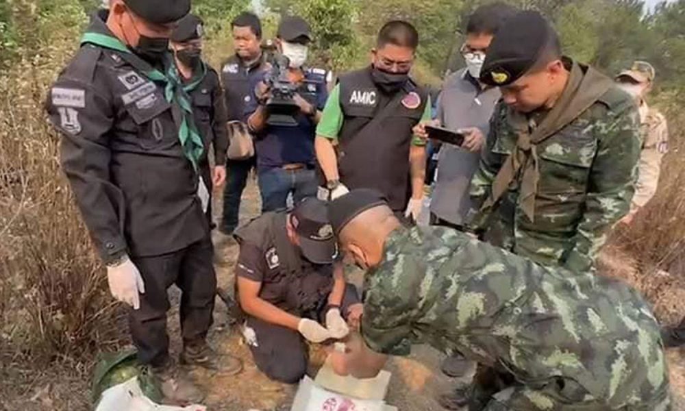 Soldiers in Chiang Rai Kill Three Drug Runner, 19.5kg of Opium Seized