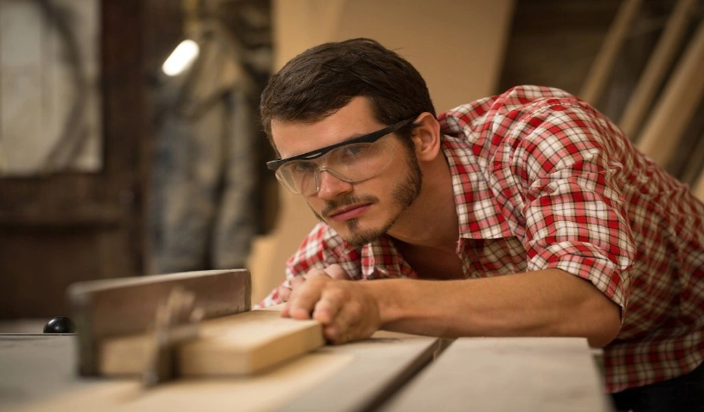 10 Essential Tips to Maintain Your Prescription Safety Glasses Like a Pro