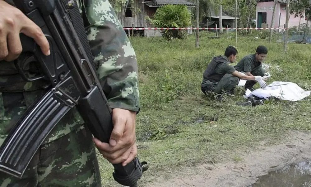 Roadside Bomb Kills One, Injures 3 Other in Southern Thailand