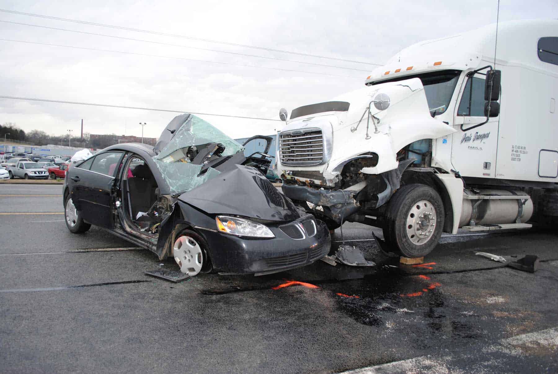 Top 9 Reasons to Call a Lawyer After a Truck Accident