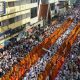 Over 10,000 Monks Gather for Buddhist Alms Offering in Thailand