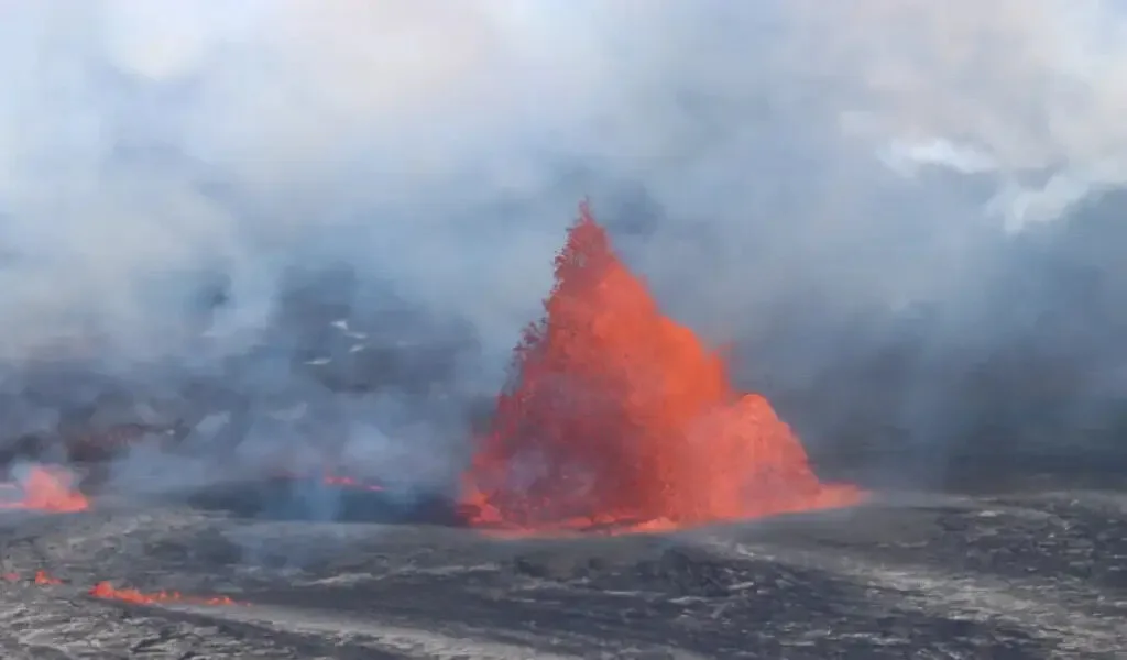 Hawaii's Kilauea Volcano Erupts For The Third Time In A Row