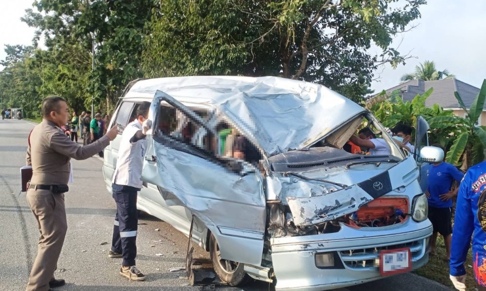 Truck Collides With School Van in Chiang Rai