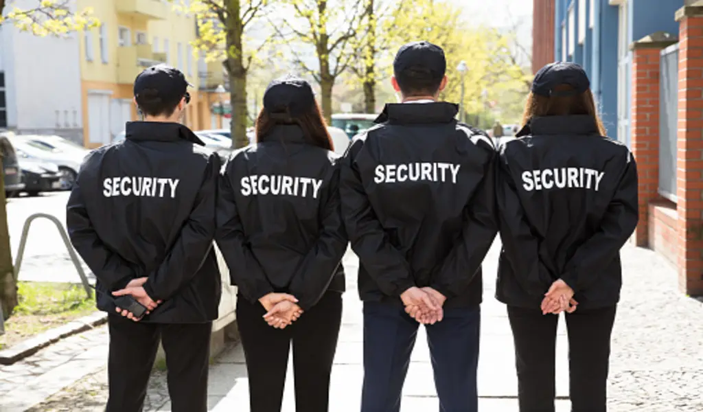 5 Best Qualities to Consider Before Hiring Security Guard