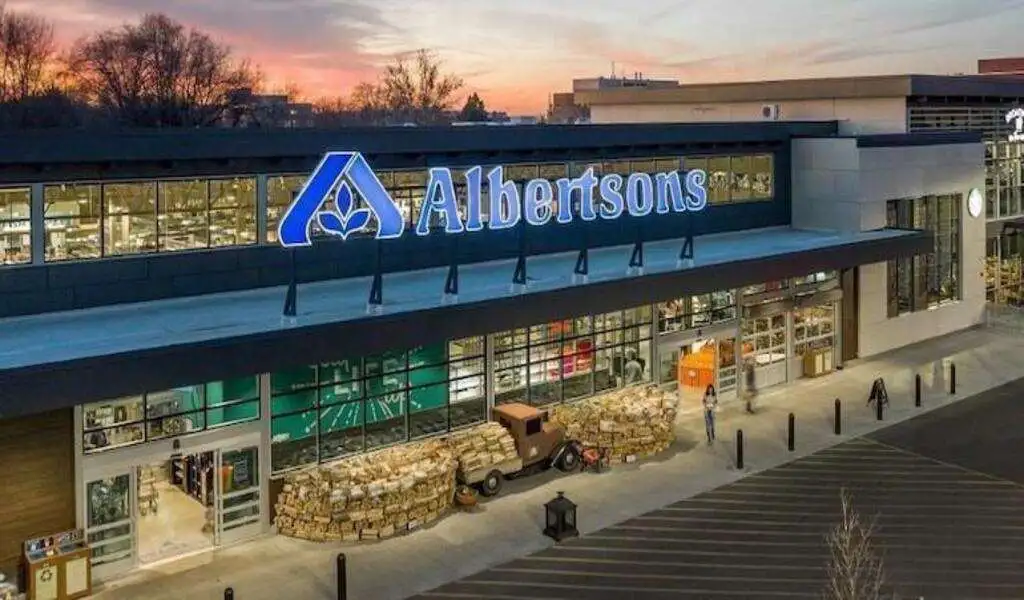 Albertsons Reports Strong Q3 Results As Kroger Merger Looms