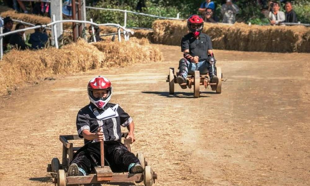 Formula Hmong” wooden carts, racing