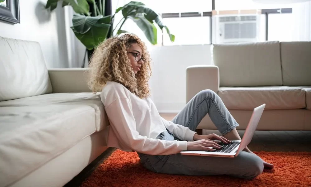 Livebeam's Role in Overcoming Loneliness in the Digital Age