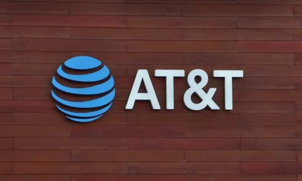 AT&T Adds $5 Fee To Prepaid Customers