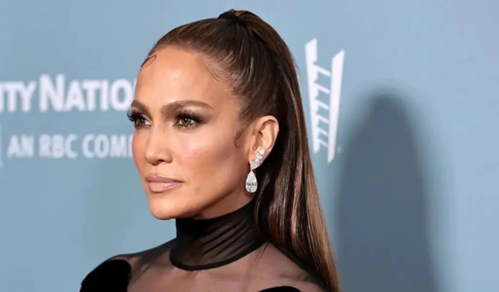 Redman, Jennifer Lopez, And Latto Team Up For SNL's 'This Is Me Now'