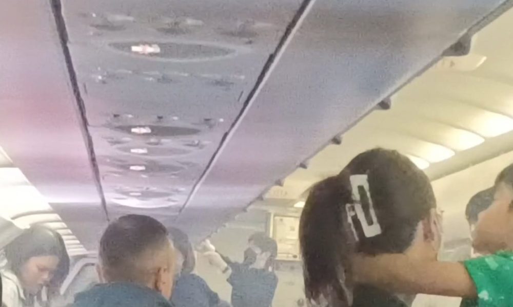 Portable Charger Bursts into Flames Causes Panic on Thai Air Asia Flight