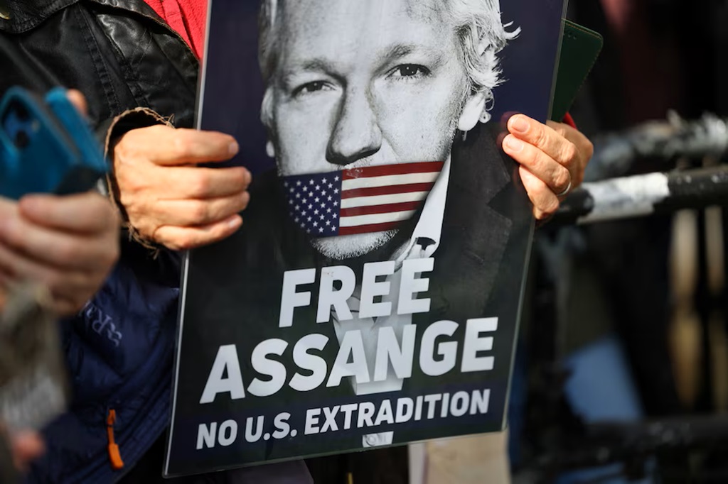 Julian Assange WikiLeaks