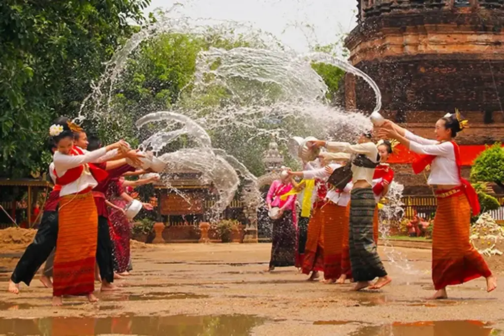 Thai Ministry of Culture Unveils Plans for 2024 Songkran Festival, Embracing UNESCO Heritage Status