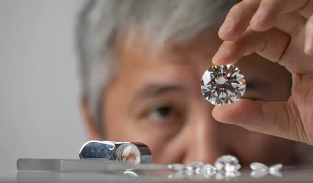 Unveiling the Brilliance of Lab-Grown Diamonds: Revolutionizing Luxury with Labrilliante