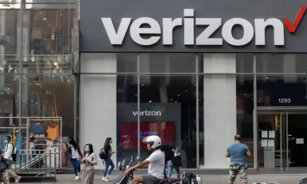 Verizon Communications Inc.'s (NYSE:VZ) ROE of 13% Should We Be Delighted?