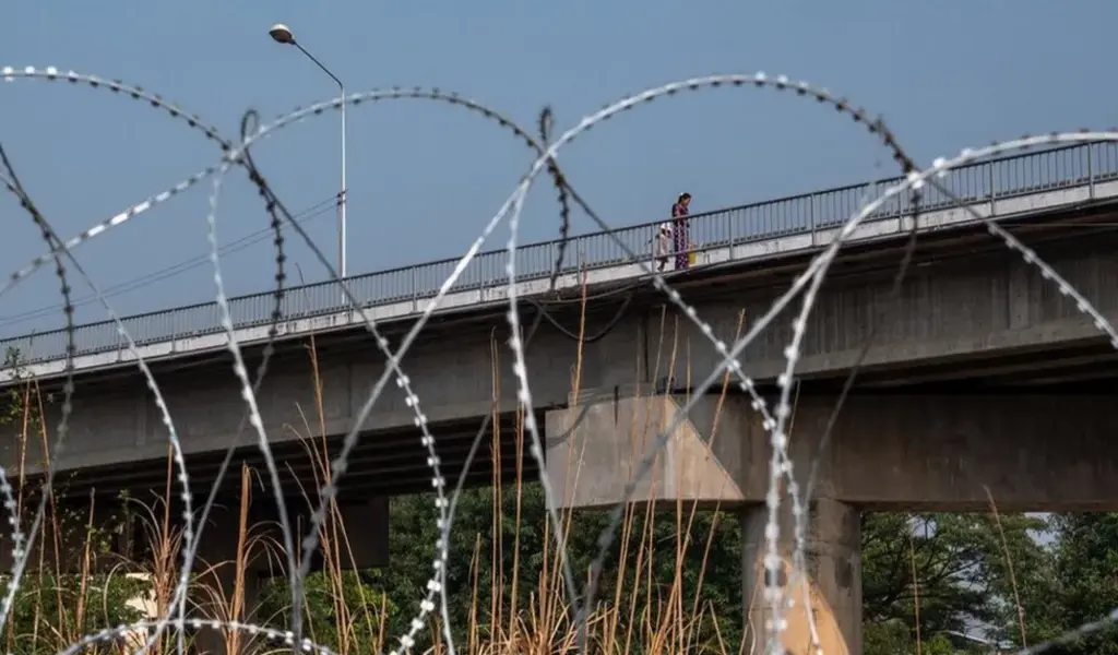 Myanmar refugees take shelter in Thailand's Mae Sot