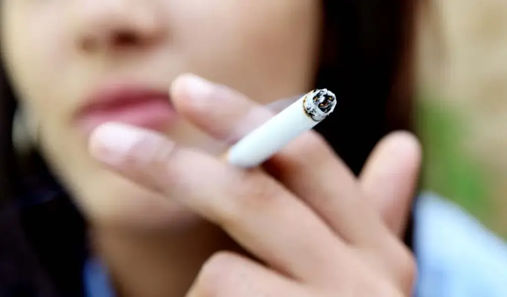 UK Parliament Moves to Ban Cigarette Sales to Those Born After 2009