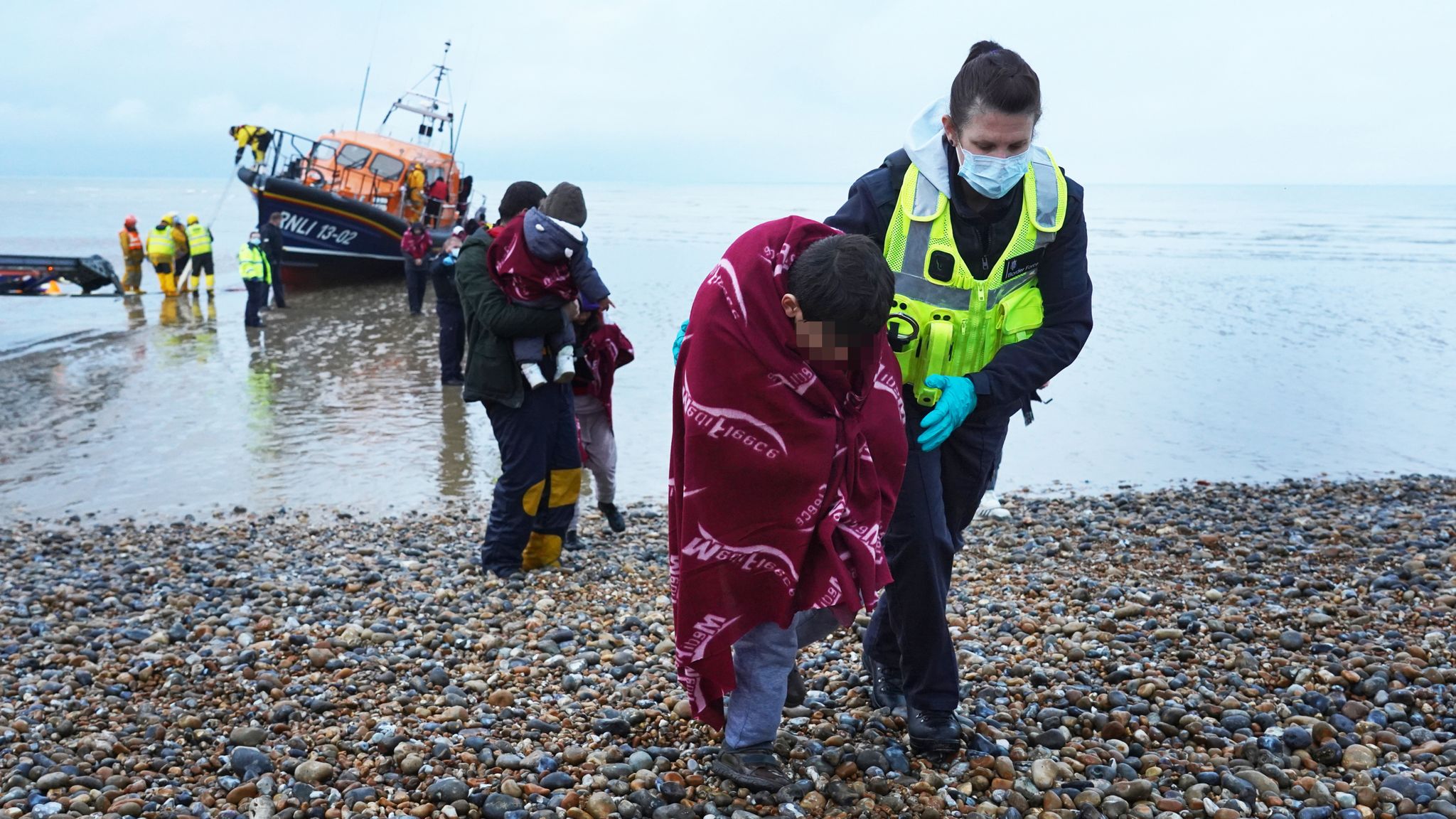 Illegal migrants die attempting to cross English Channel