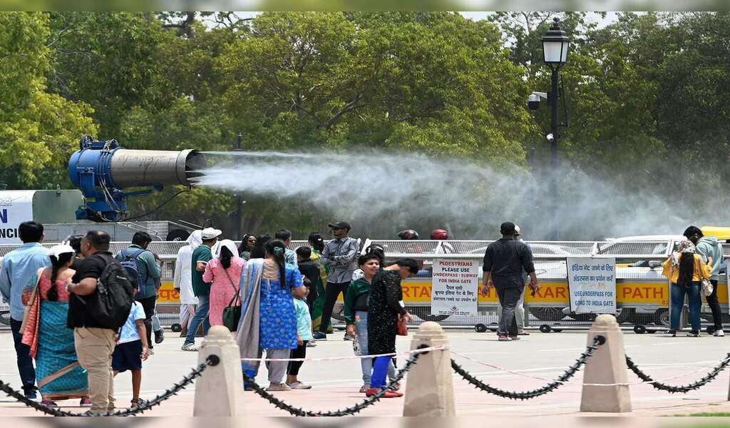 Delhi Weather Stations Hit Nearly 50°C as heatwave Sweeps North India