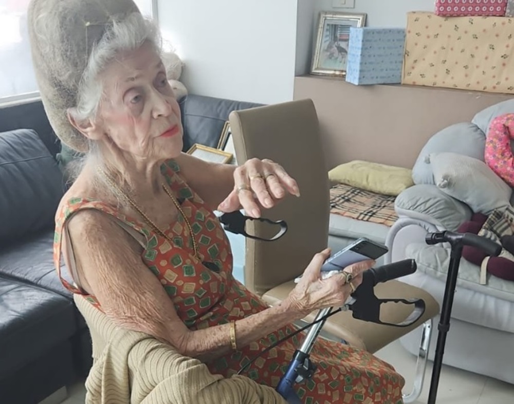 British Woman, 87 Expresses Regret Moving to Thailand